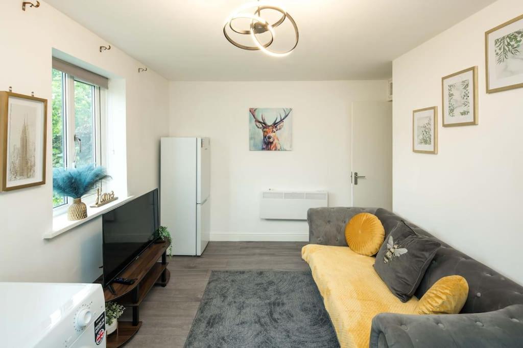 Apartamento Cozy Retreat Near Heathrow Airport *