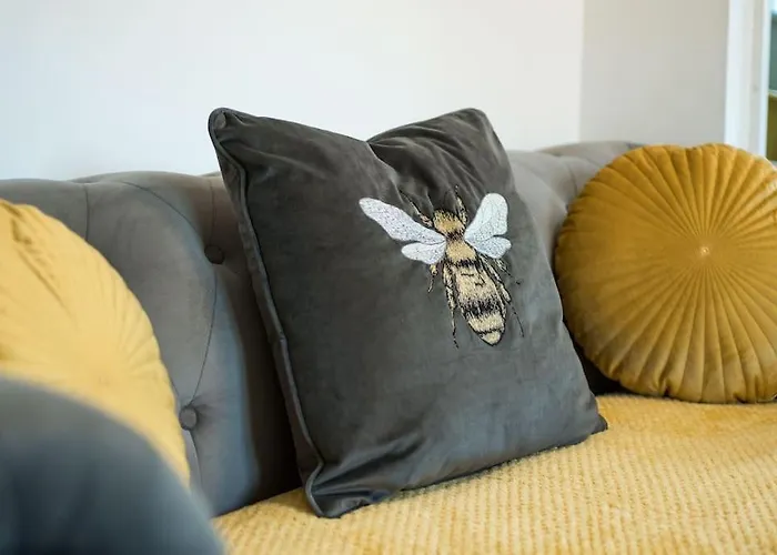 Cozy Retreat Near Heathrow Airport